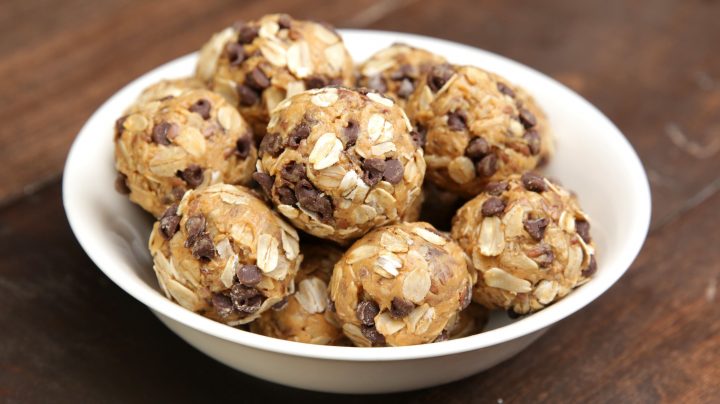 No Bake Peanut Butter Chocolate Chip Energy Balls