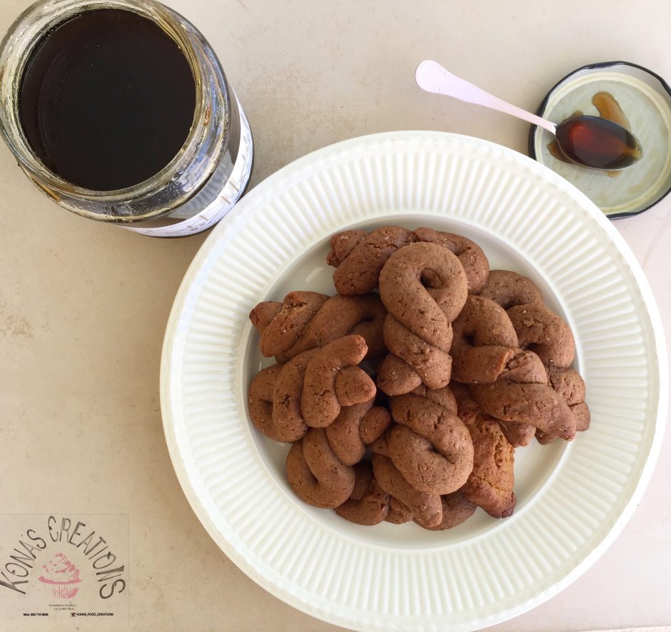 ΜΟΥΣΤΟΚΟΥΛΟΥΡΑ ΜΕ ΑΛΕΥΡΙ  ΖΕΑΣ ΚΑΙ ΜΕΛΙ / Moustokouloura with spelt flour and honey